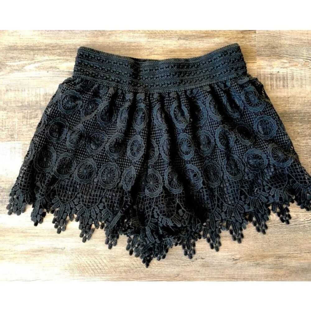 Stella Luce Lace Shorts - Size M